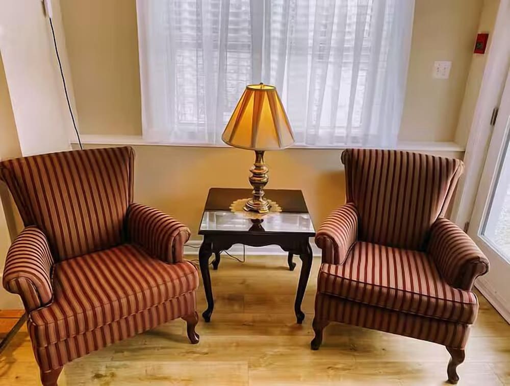 Tomifobia Room photo 1