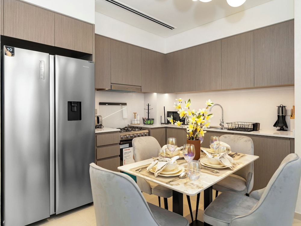 Luxury Apartment, Lake View, Corner photo 2