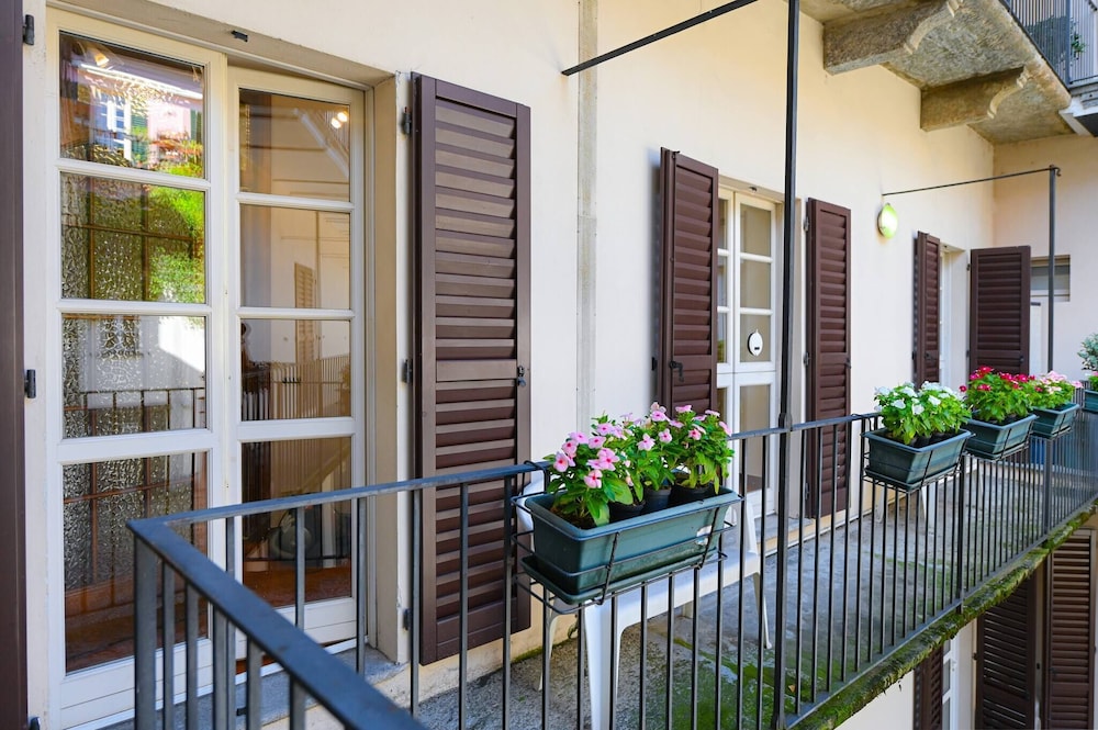 One & Only Lake View Apartment in Central Como, Photo 5