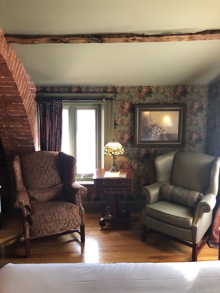 Standard Room, 1 Queen Bed, Fireplace photo 3