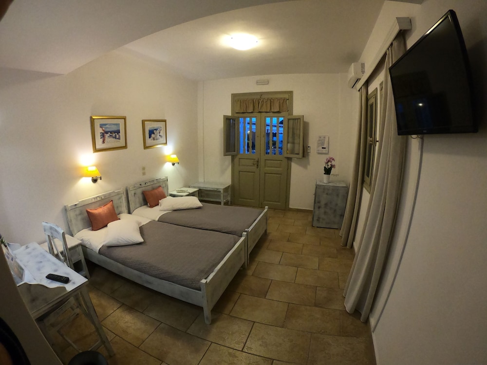 Superior Room - Photo 15
