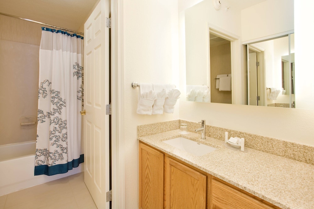 Suite, 2 Bedrooms - Photo 6
