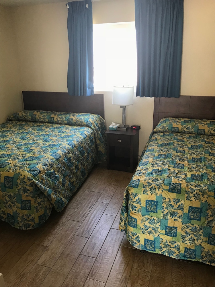 Family Suite, 1 Bedroom, Kitchenette, Partial Ocean View photo 1