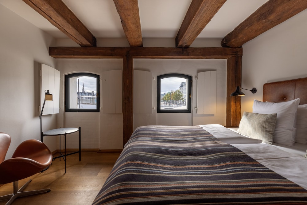 Executive Double Room with Partial View - Photo 7