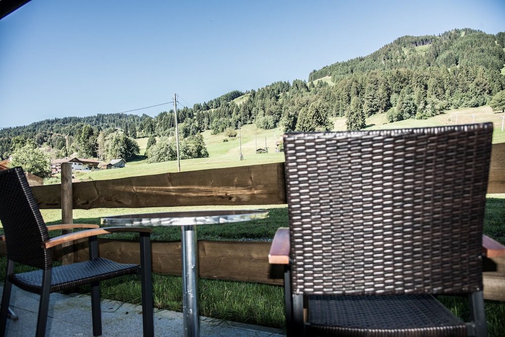 Romantic Condo, Accessible, Mountain View (204 | seeALPsee ) photo 2