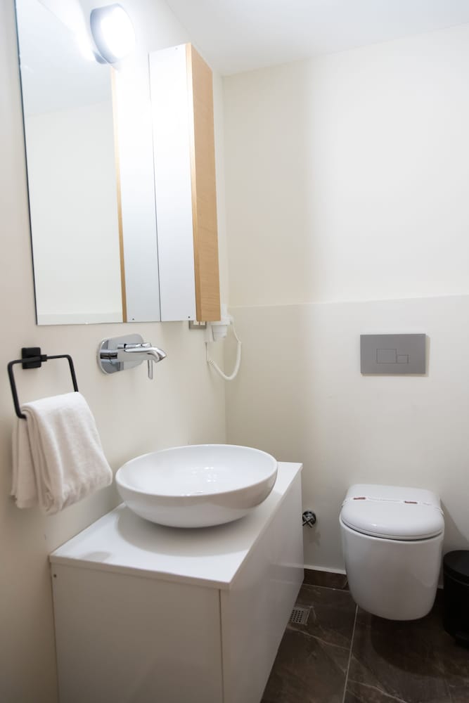 Deluxe Room, 1 Bedroom - Photo 14