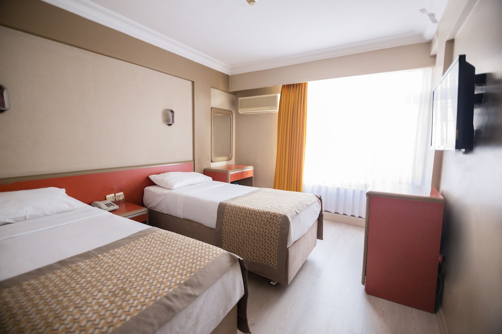 Standard Twin Room photo 2