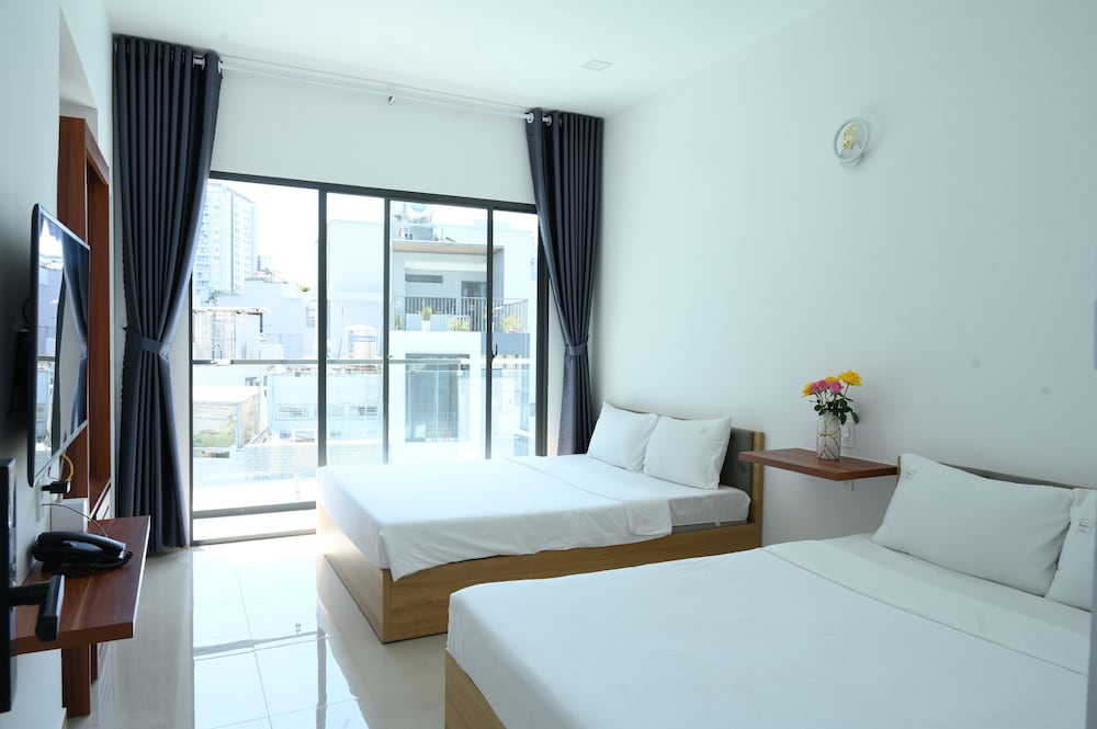 Luxury Quadruple Room, 2 Queen Beds, Balcony