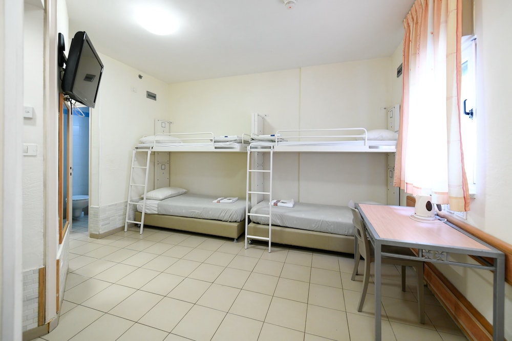 Standard Room - Photo 2