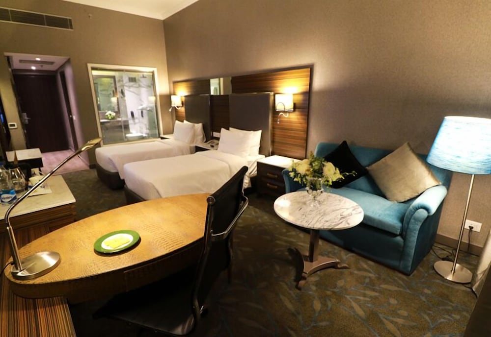 Premium Twin Room - Photo 1
