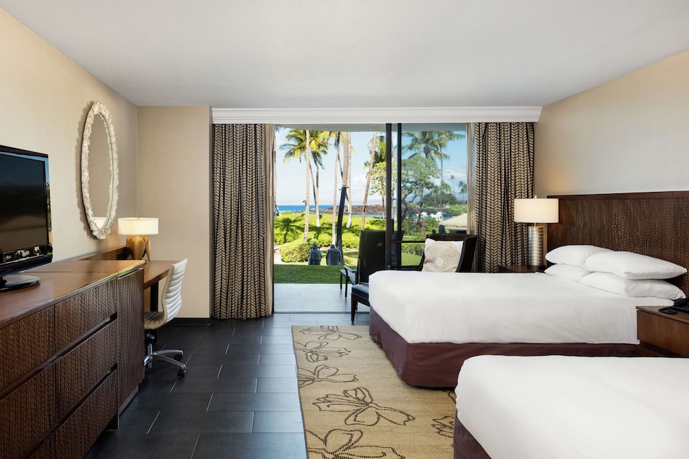 Makai Lanai Room, 2 Queen Beds, Ocean View (Roll In Shower)