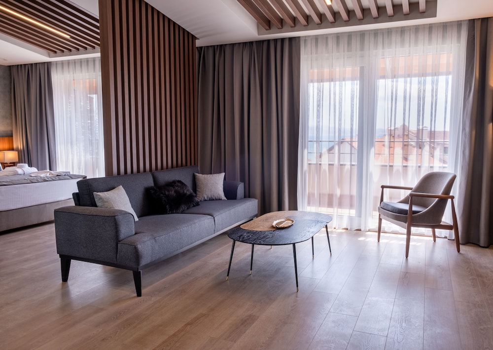 Junior Room, Sea View