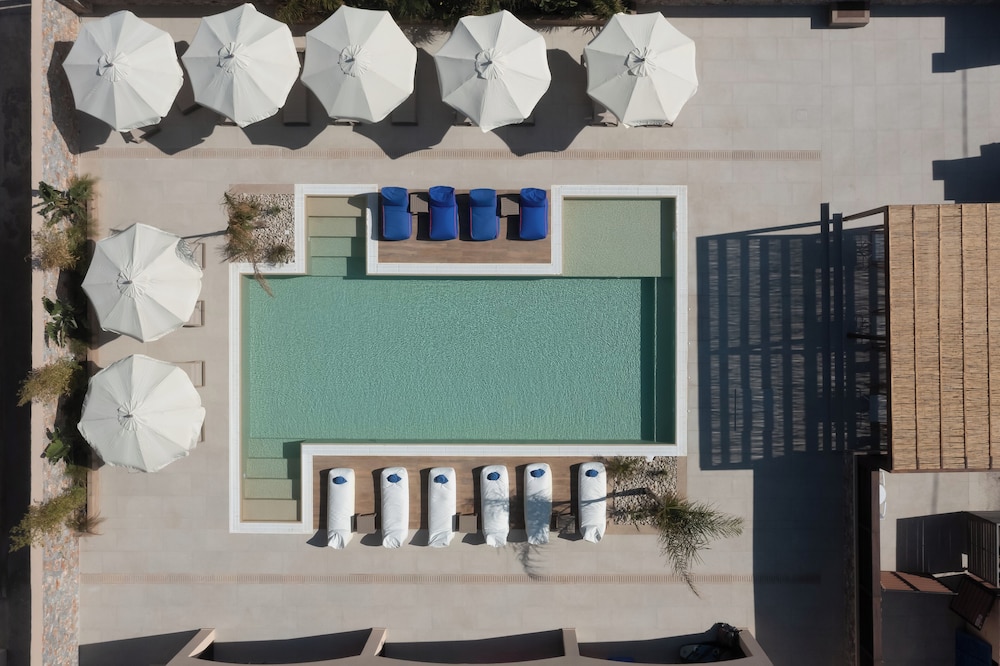 Deluxe Double or Twin Room, Poolside - Photo 13