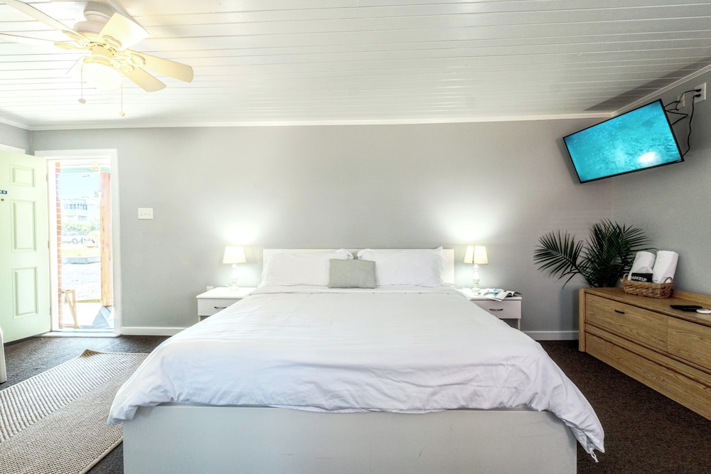 Deluxe Room - Photo 6