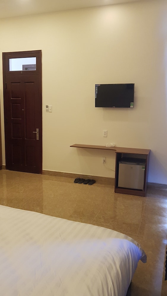 Family Room - Photo 5