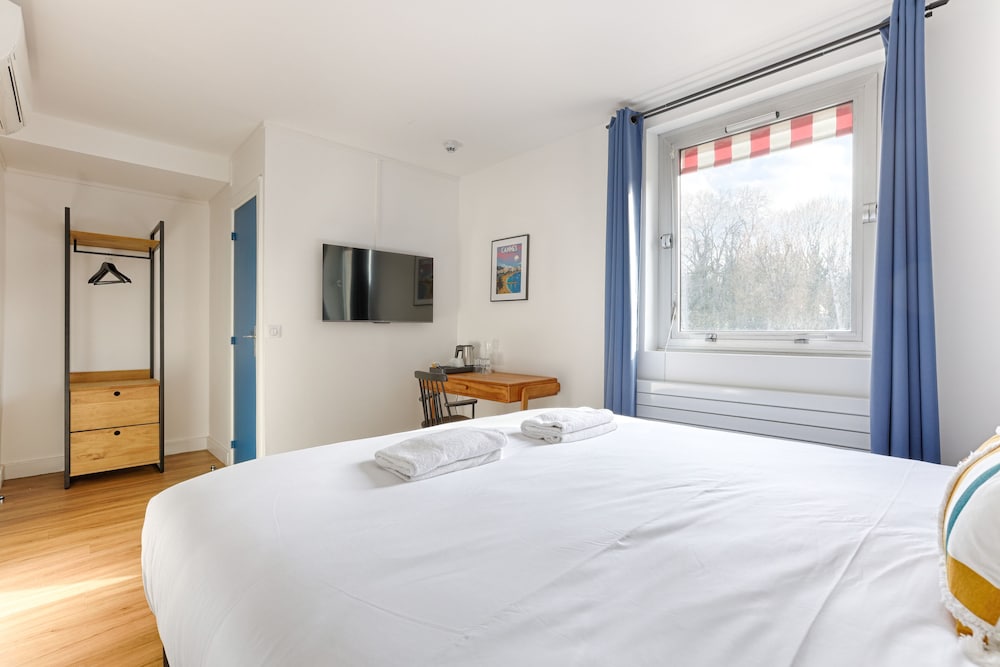 Deluxe Triple Room - Photo 11