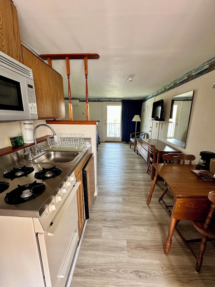 Standard Room, Kitchenette, Waterfront photo 1