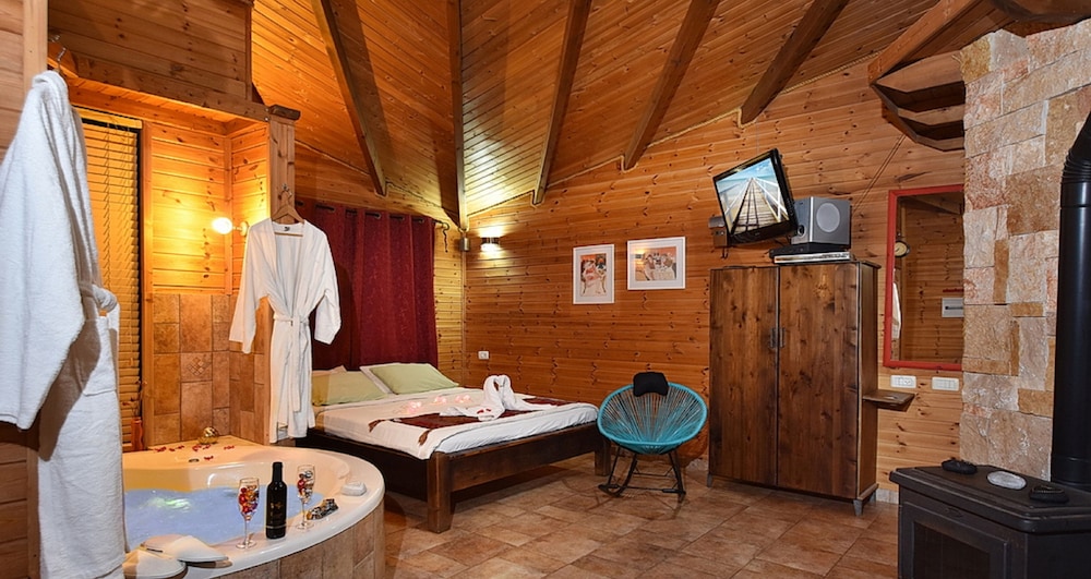 Cabin photo 2