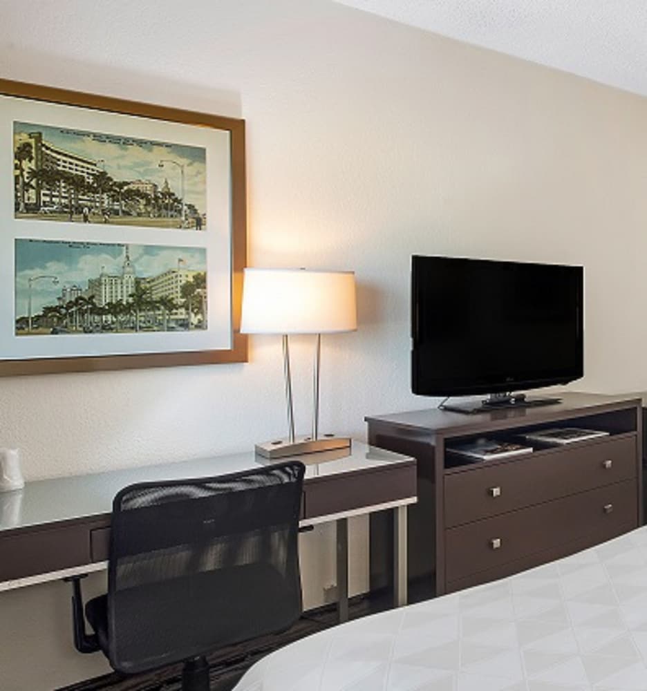 Standard Room, Multiple Beds photo 2