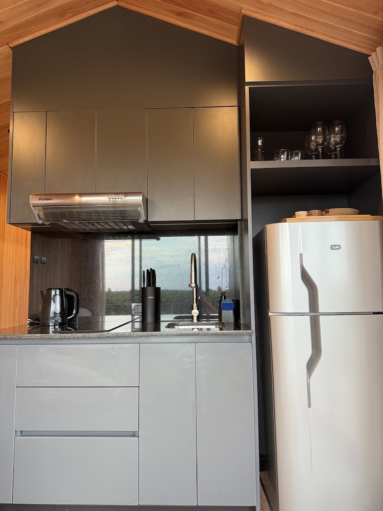 Superior Cabin, Vineyard View photo 3