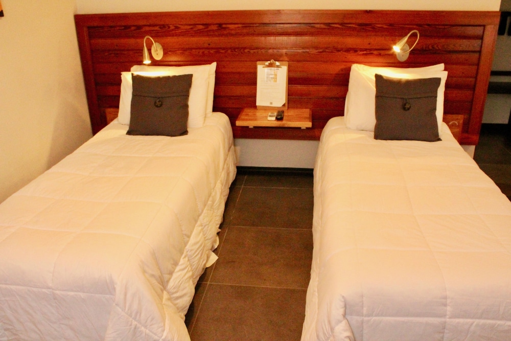 Standard Double Room, 2 Twin Beds photo 3