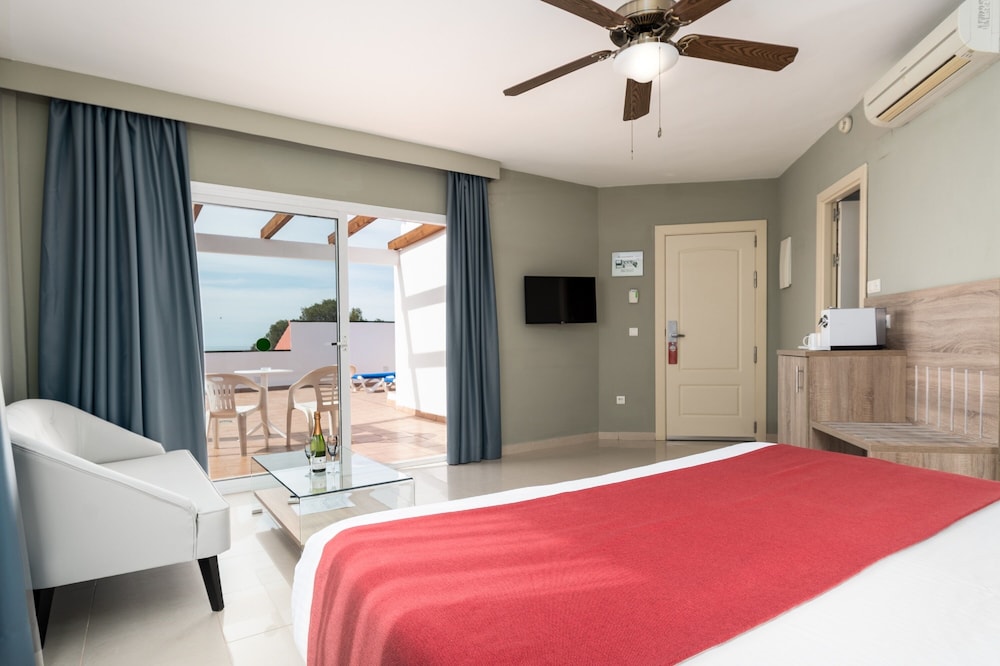 Superior Room, Terrace, Partial Ocean View - Photo 7
