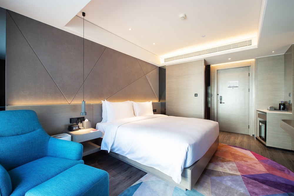 Standard Room, 1 King Bed photo 1