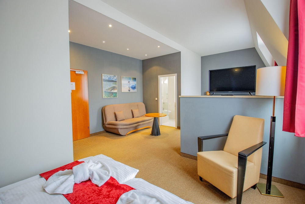 Family Room photo 1
