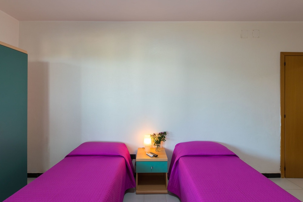 Family Room, Multiple Beds (3 pax) - Photo 3