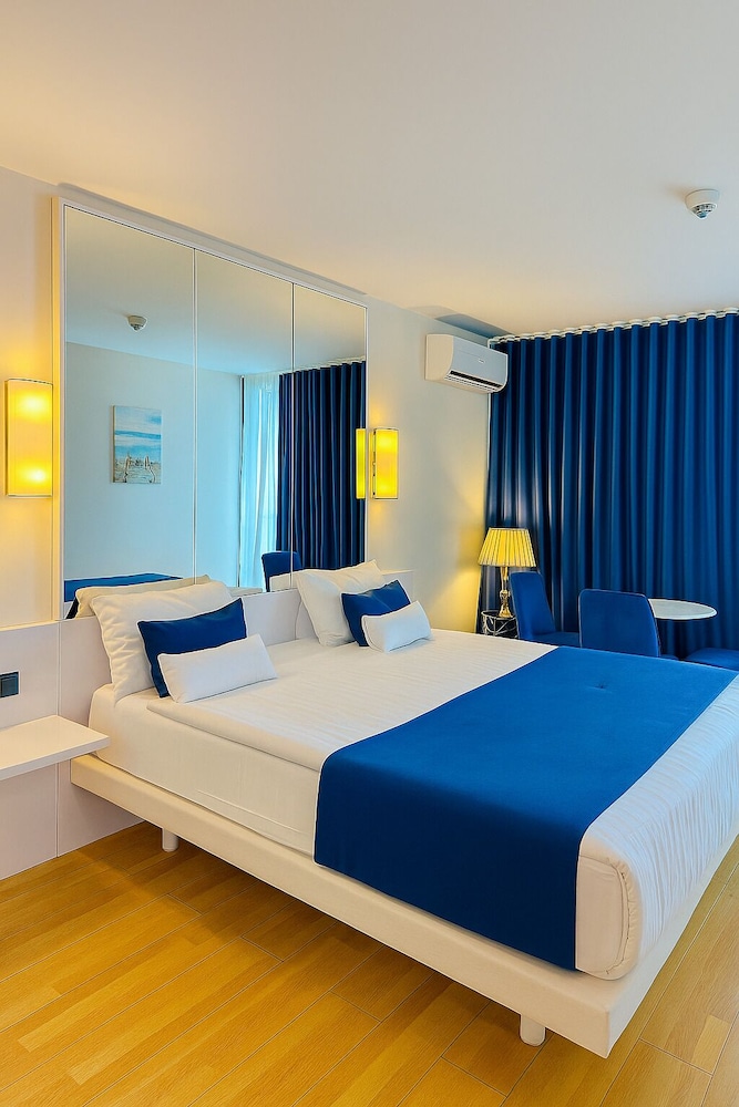 Superior Suite, Sea View - Photo 1