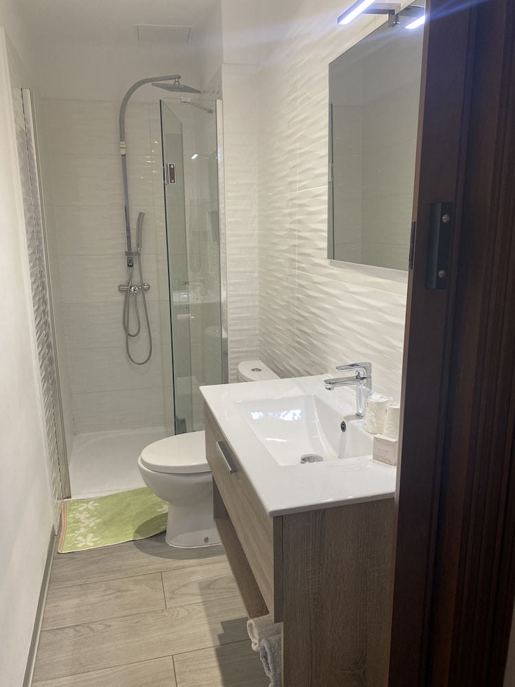 Superior Room - Photo 11