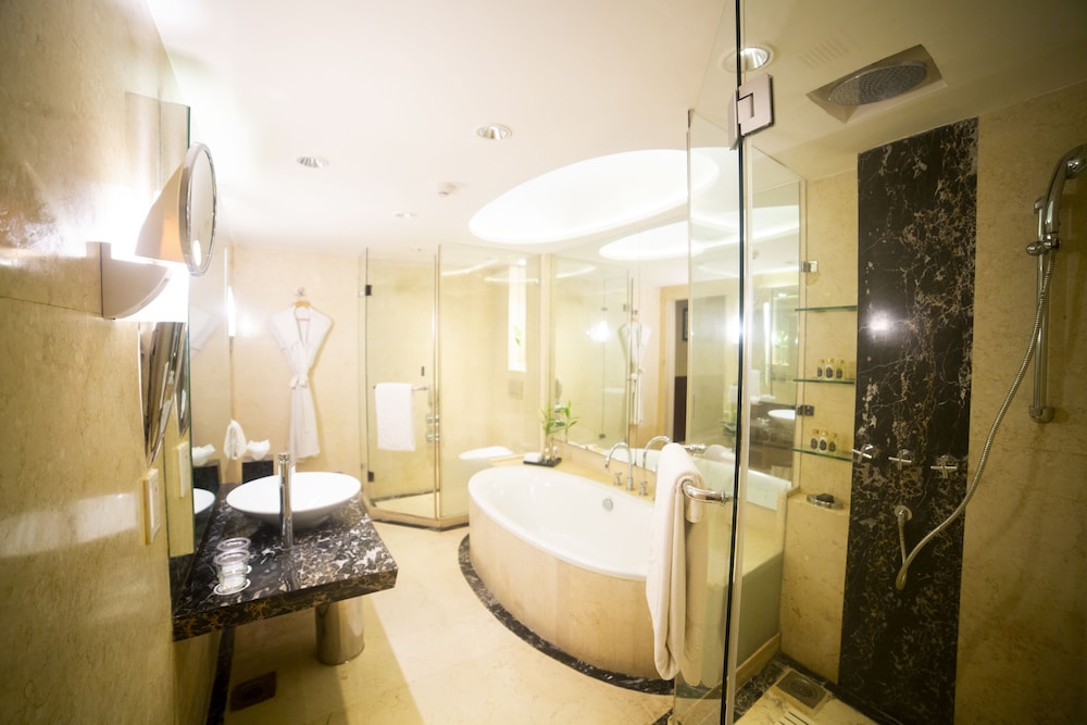 Executive Suite, 1 Bedroom - Photo 4