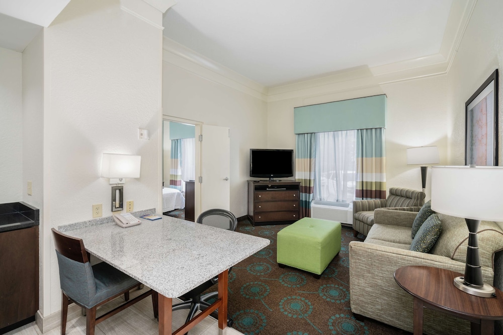 Suite, 1 King Bed, Accessible, Non Smoking - Photo 2