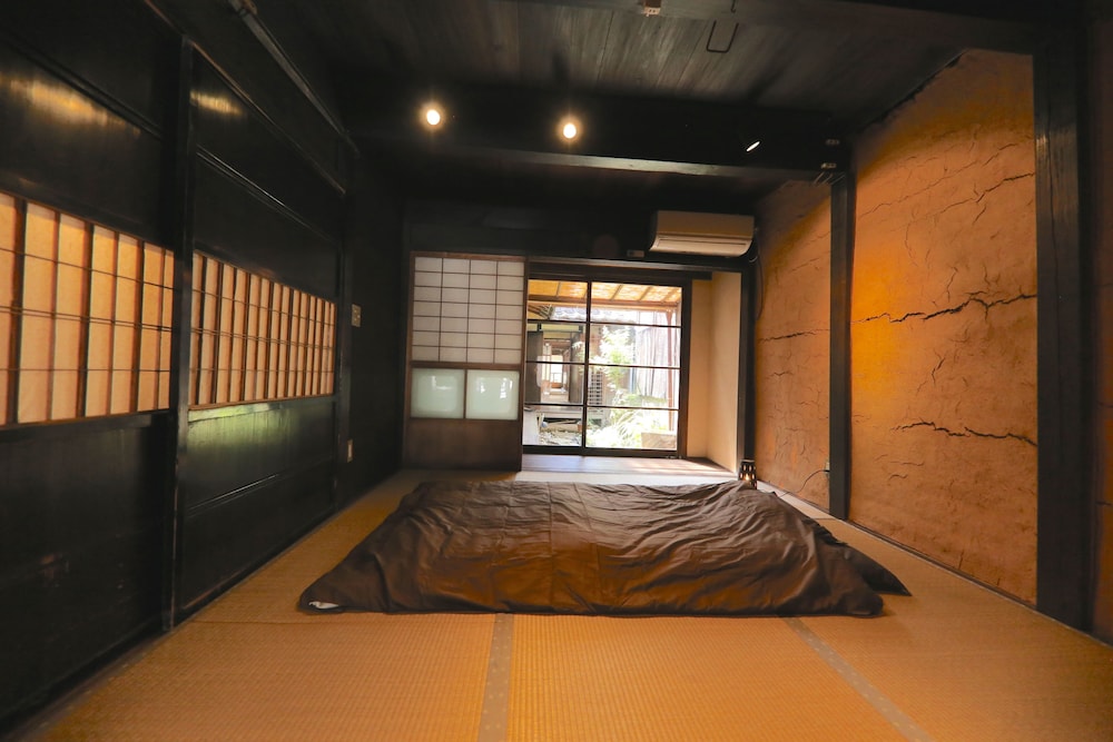 Japanese Style Twin Room with Garden View photo 2