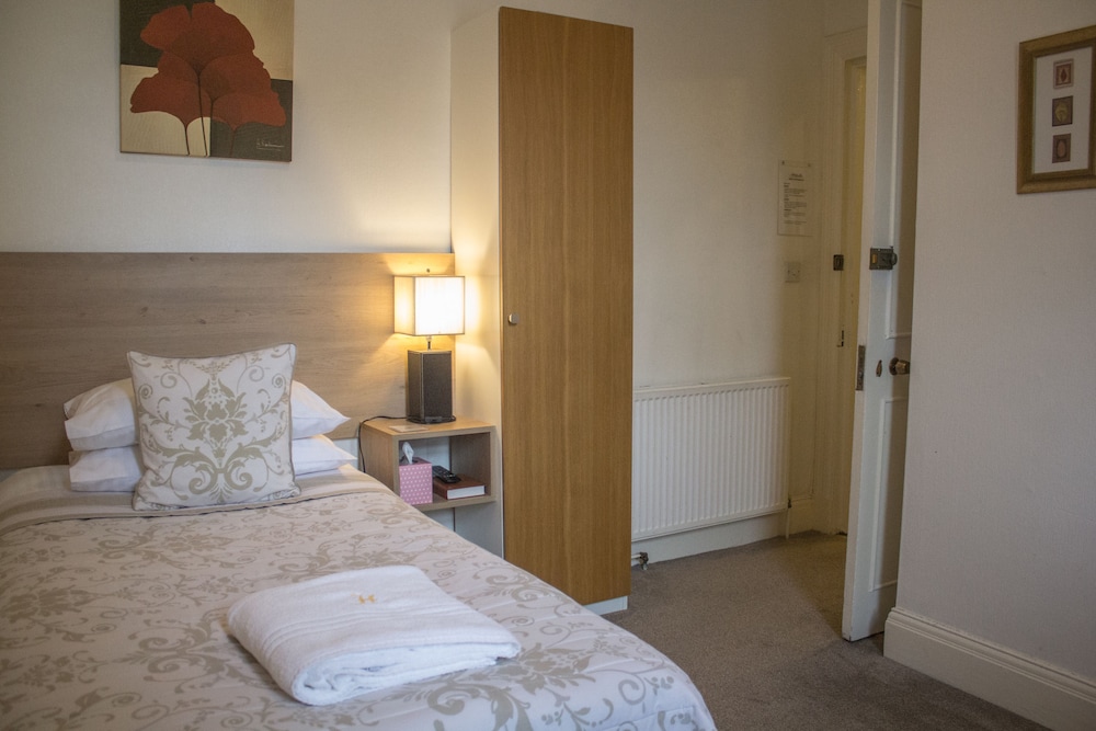 Standard Single Room, 1 Twin Bed, Ensuite photo 2