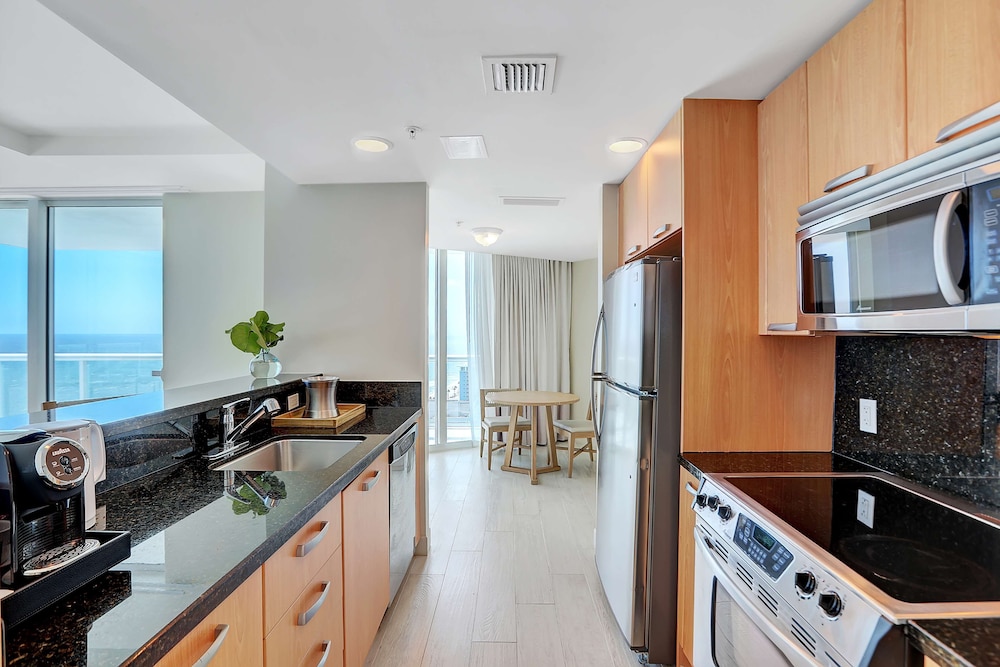 Suite, Multiple Beds - Photo 3