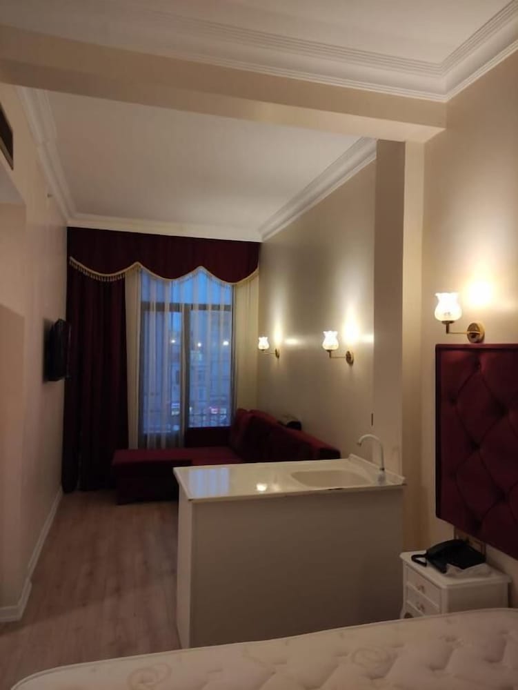 Deluxe Triple Room photo 1