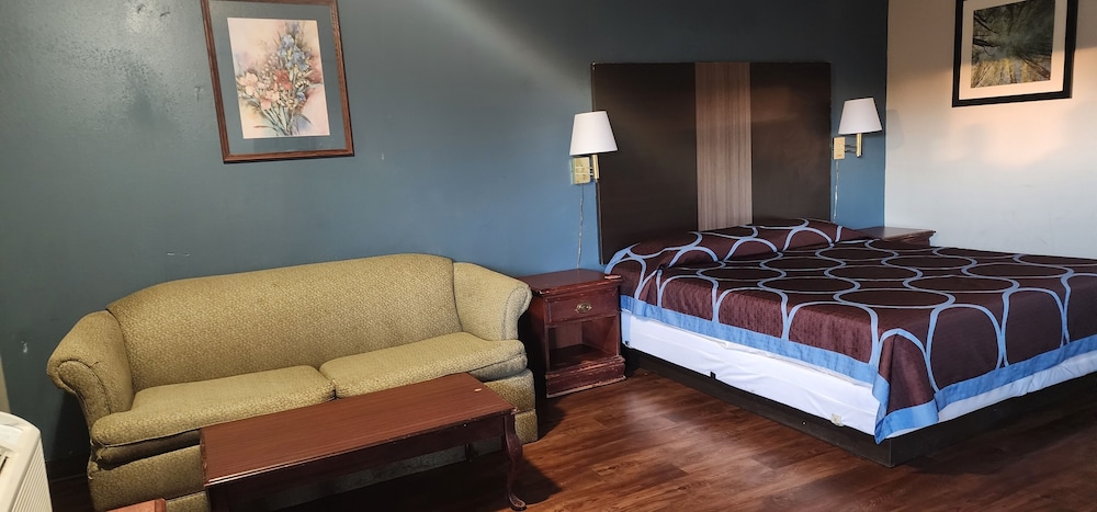 Room, 1 King Bed, Non Smoking photo 2