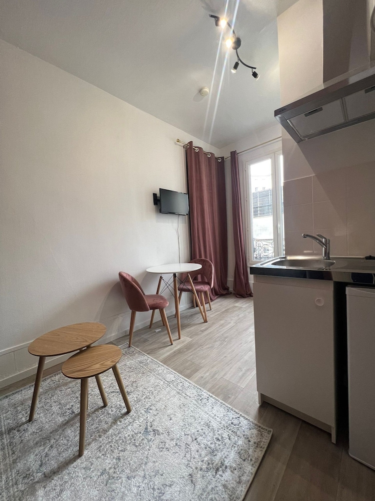 Apartment photo 2