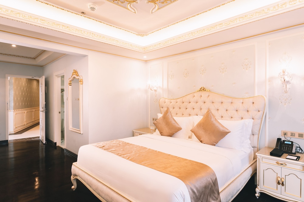 Deluxe Room, 1 King Bed, Park View - Photo 6