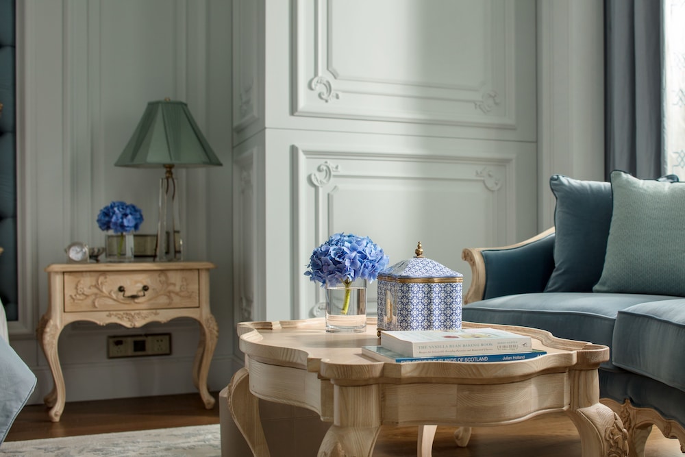 Premium Room, 1 King Bed, Club Lounge Access (Luxury French Style)
