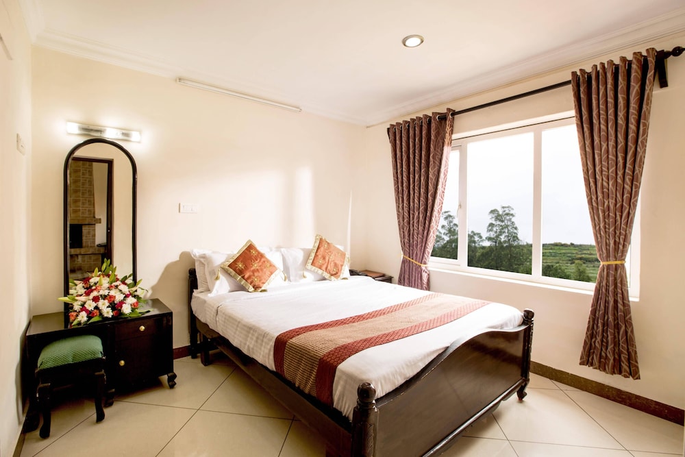 Executive Suite - Photo 1