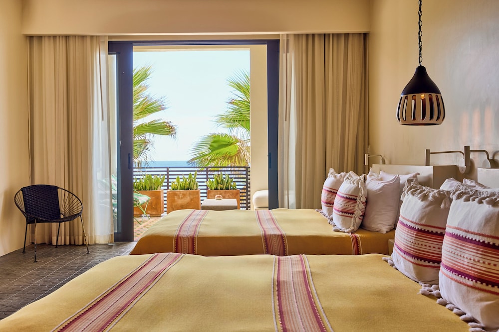 Room, 2 Queen Beds, Ocean View