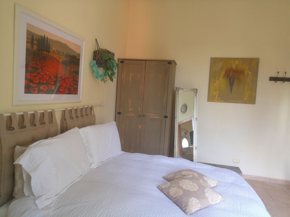 Basic Triple Room photo 2