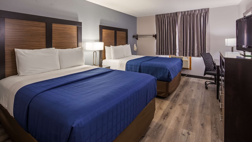 Standard Room, 2 Queen Beds, Non Smoking, Refrigerator & Microwave (With Sofabed) photo 1