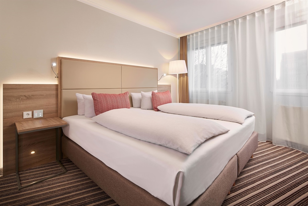 Business Triple Room, Club Lounge Access