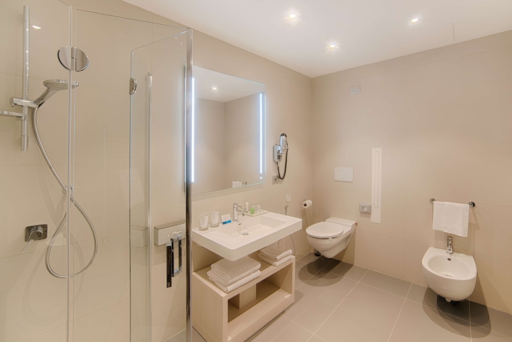 Standard Room - Photo 8