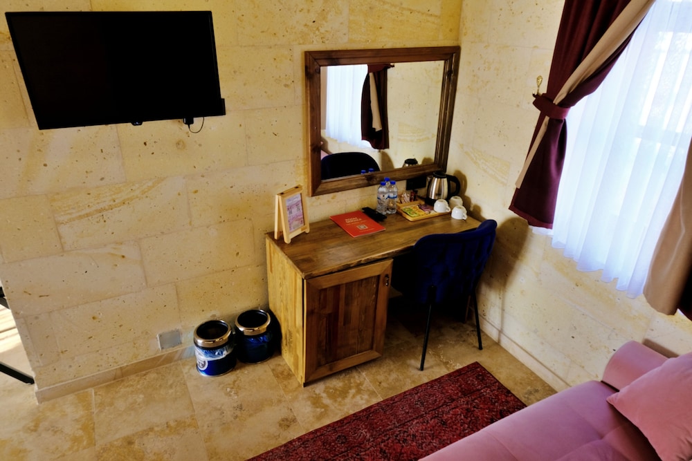 Deluxe Triple Room photo 3