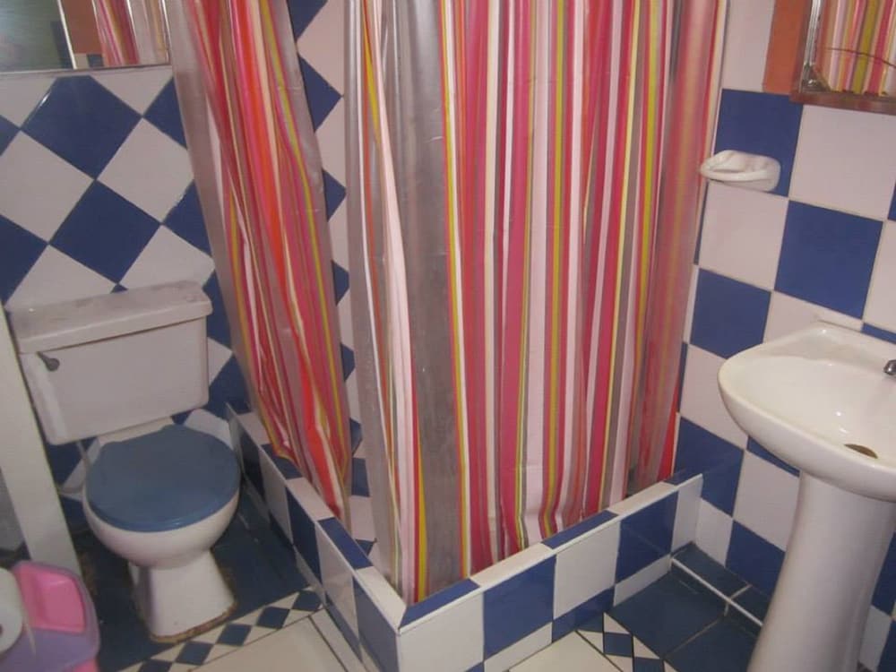 Family Room, Private Bathroom photo 2