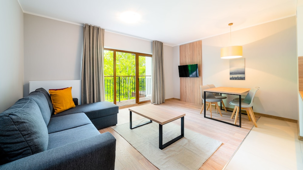 Apartment (3102)
